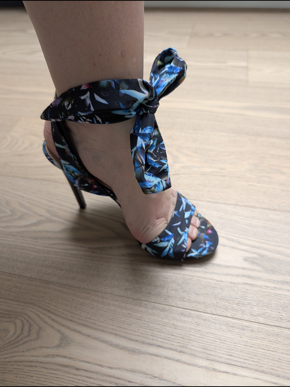 Marciano Black Floral Satin Lace-Up Stiletto Heels Size 8.5